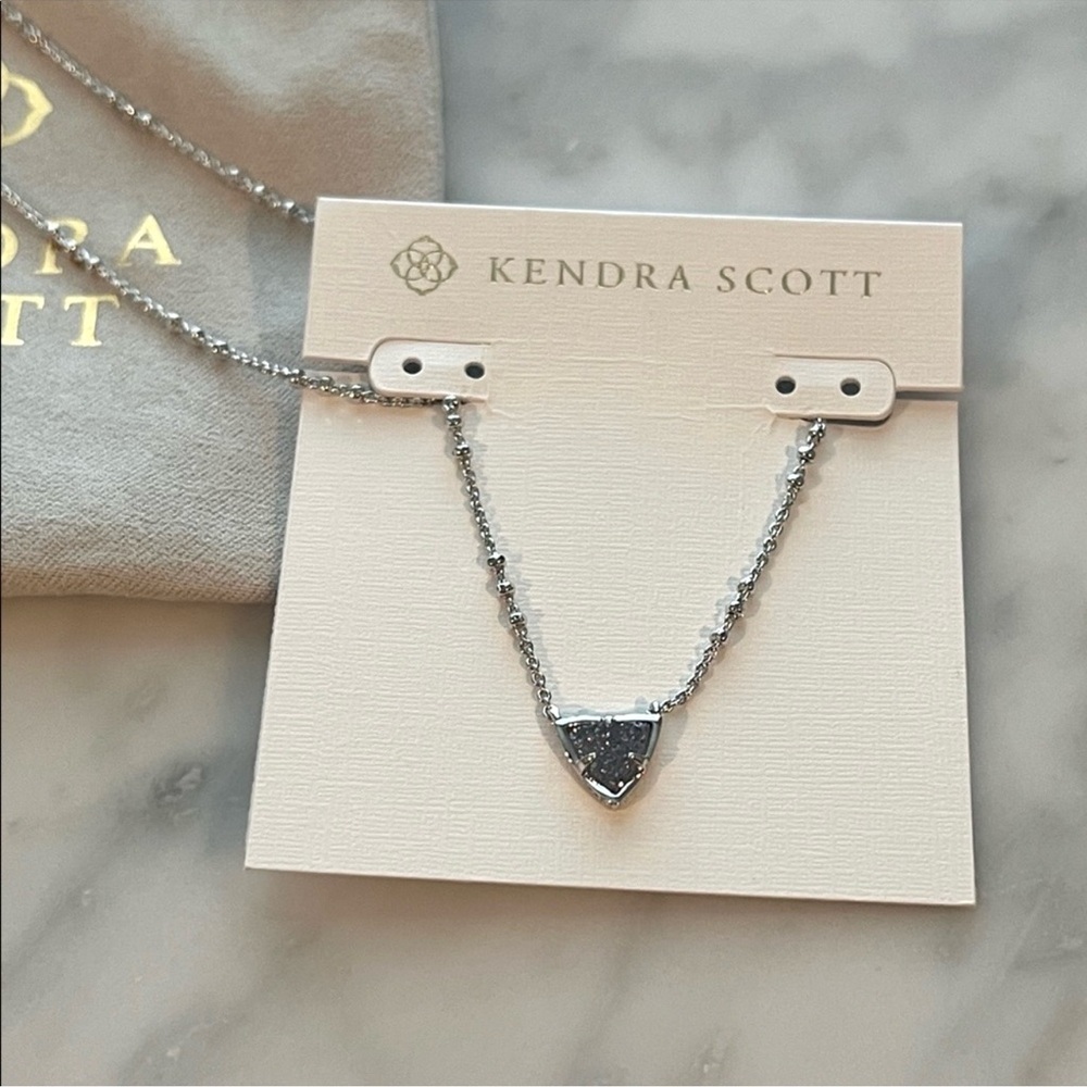 Kendra Scott Perry Short Pendant- Gray Drusy NWT